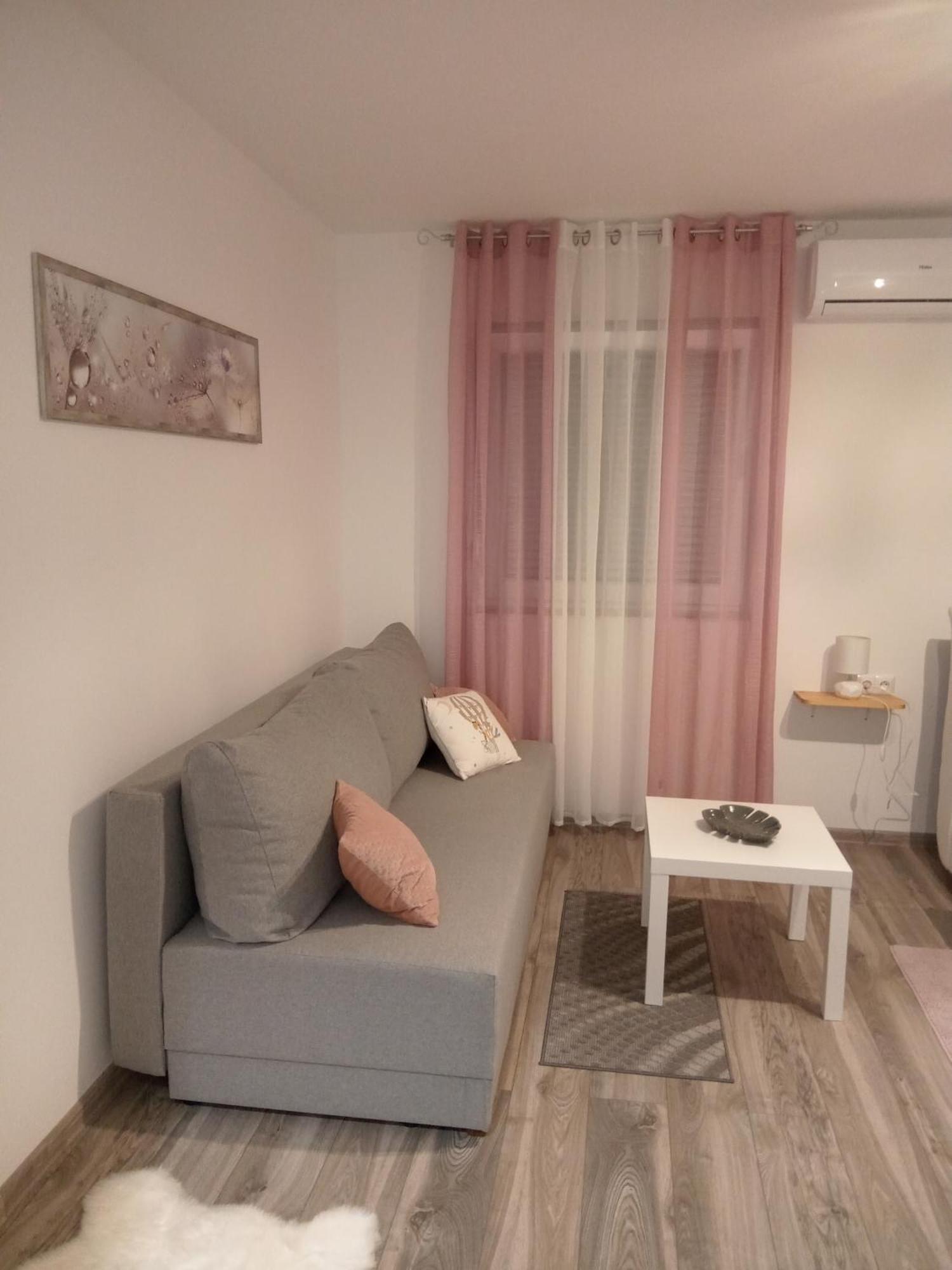 Guest House Happy Day سلوني المظهر الخارجي الصورة