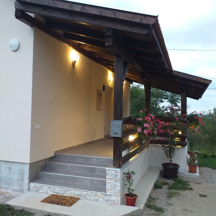 Guest House Happy Day سلوني المظهر الخارجي الصورة